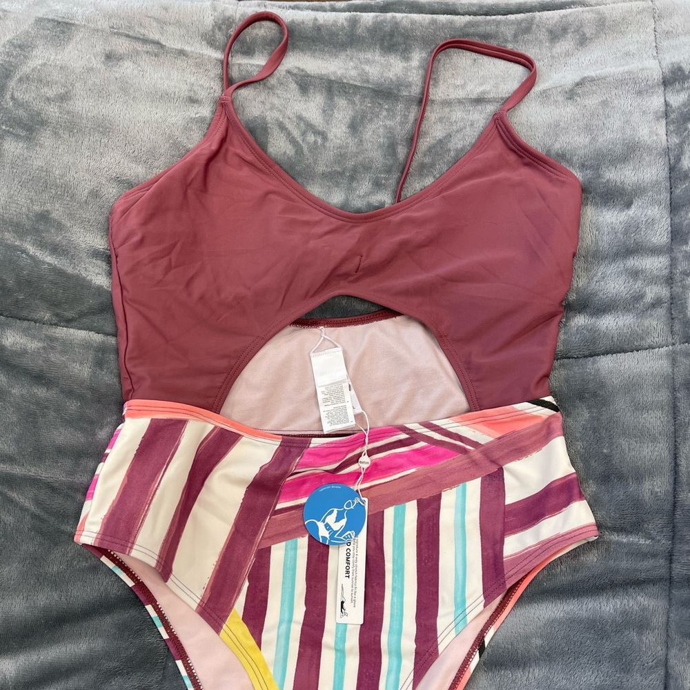 Cupshe size L. New with tags.